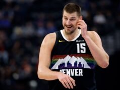 Nikola Jokic dei Nuggets fa una dichiarazione di moda esilarante