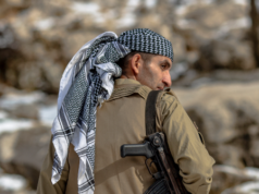 Alcuni rapporti affermano che gli Stati Uniti stanno armando i curdi per combattere l’Iran