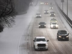 Allerta meteo invernale in 17 stati, previsione di 13 pollici di neve: “pericolosa”