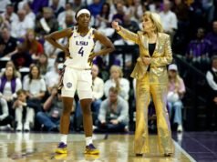 Kim Mulkey della LSU minaccia di mettere in panchina Flau’jae Johnson per questo scherzo