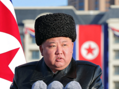 Kim Jong-un minaccia attacchi nucleari “tattici” durante il lancio di un razzo con la figlia