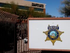 Chi è Travis Reynolds? Il vice dello sceriffo dell’Arizona arrestato per rapimento