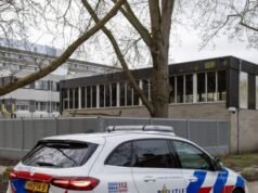 La polizia olandese dà la caccia al sospetto filmato mentre provocava un’esplosione in una scuola ebraica