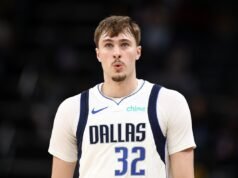 Cooper Flagg ammette che Kyrie Irving lo ha aiutato nelle prime difficoltà dell’NBA
