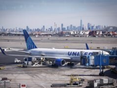United Airlines pianifica di tagliare i voli a causa dell’impennata dei prezzi del petrolio