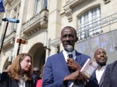 Il sindaco di sinistra chiede il disarmo della polizia nel sobborgo multiculturale di Parigi