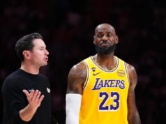 JJ Redick dei Lakers reagisce al tempo senza reti di LeBron James nella sconfitta dei Pistons