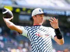 Tom Brady mostra un atletismo sorprendente lanciando il primo touchdown dal 2023