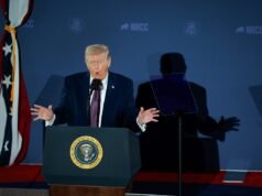 Trump si arrabbia con i giudici della Corte Suprema da lui nominati: “Mi fanno schifo”