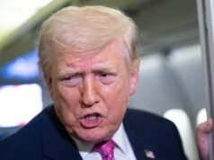 Donald Trump si scaglia contro i giudici “stupidi” della Corte Suprema