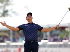 Gary Woodland piange dopo aver vinto l’Open di Houston dopo l’intervento al cervello del 2023