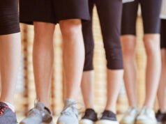 Insegnante di ginnastica, 62 anni, accusato di aver fatto sesso con un giovane studente adolescente