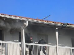 Due poliziotti del Texas irrompono in un motel in fiamme e salvano gli ospiti