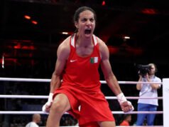 JK Rowling celebra le Olimpiadi bandendo gli uomini dagli sport femminili