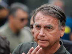 Jair Bolsonaro ha finalmente concesso gli arresti domiciliari dopo la diagnosi di polmonite