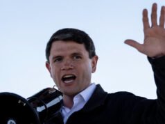 Il candidato democratico al Senato del Texas James Talarico si impegna a porre fine al cosiddetto “divieto musulmano” di Trump