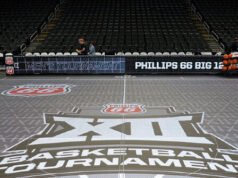 Grandi 12 pezzi di pavimento in vetro LED dopo che il giocatore ha subito un infortunio