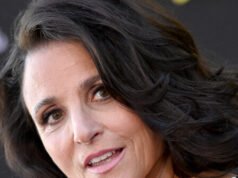 Julia Louis-Dreyfus definita “fuori dal mondo” per aver criticato l’ordine di Trump per l’oleodotto in California: “Attenersi alla recitazione”