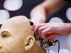 Colin Madine, redattore di Breitbart Tech, spiega ai conservatori la “minaccia più grande” rappresentata dall’intelligenza artificiale