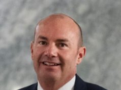 Mike Lee presenta il mantenimento della Costituzione al Senato degli Stati Uniti