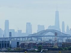 I voli dell’aeroporto di Newark sono stati interrotti a causa del fumo che costringe l’evacuazione della torre di controllo