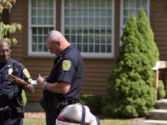 Un democratico del Minnesota presenta un disegno di legge che consente alla polizia di entrare nelle case per controllare la conservazione dei semiautomatici