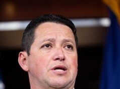 Tony Gonzales abbandona il ballottaggio per la rielezione dopo lo scandalo della relazione