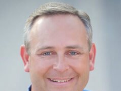 Il candidato repubblicano sconfigge l’avversario democratico nella corsa al consiglio comunale del Texas