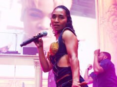 La cantante delle TLC Chilli afferma di non essere MAGA dopo aver condiviso accidentalmente un post in cui definisce Michelle Obama un uomo e fa una donazione ai repubblicani