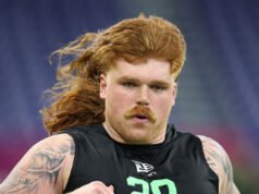 I fan sono entusiasti del potenziale candidato al Draft NFL Gennings Dunker e della sua fluente triglia rossa