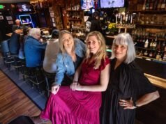 Le donne rilevano lo storico bar della contea di Sonoma e vogliono riportare indietro Cotati Crawl