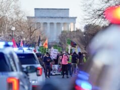 Il sondaggio suggerisce che solo un quarto degli americani sostiene gli attacchi contro l’Iran