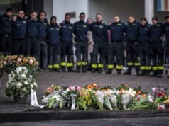 Sei persone muoiono nell’incendio di un autobus svizzero perché l’uomo pensava di essersi dato fuoco