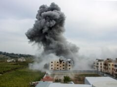 Israele uccide 12 medici in un attacco nel sud del Libano mentre la guerra devasta la nazione