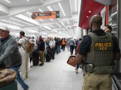 Trump invia agenti ICE negli aeroporti statunitensi tra problemi di personale e ritardi