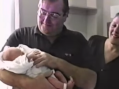 Una donna non sentiva la voce di suo padre da 30 anni: poi sua sorella trovò una cassetta