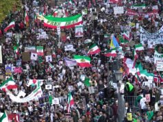 Mentre gli attacchi aerei piovono sul regime iraniano, può un’opposizione fratturata unirsi per guidare in caso di caduta?