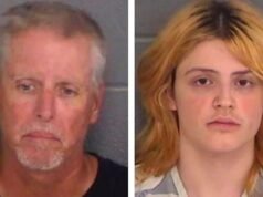 Il padre che aveva regalato un fucile a un’adolescente per Natale è stato dichiarato colpevole di omicidio dopo una sparatoria a scuola