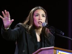 AOC ha utilizzato migliaia di soldi in campagna elettorale per assumere truccatori di celebrità: “oltraggioso”