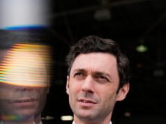 Il senatore Ossoff si oppone al SAVE America Act nonostante il forte sostegno in Georgia per l’identificazione degli elettori