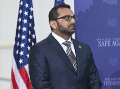 Kash Patel pubblica un grafico online e Internet individua una cosa che ha trascurato