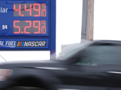 Gli americani in buona salute riducono la produttività mentre la Fed progetta aumenti dei tassi oltre i 4 dollari del gas