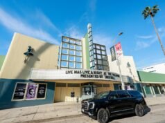 All’interno della nuova sala VIP dell’Hollywood Palladium, The Vinyl Room