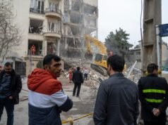 Nonostante le affermazioni di Trump sul dialogo di pace, gli attacchi israelo-americani continuano a colpire l’Iran