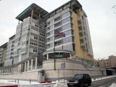 L’FSB russo ordina l’espulsione del diplomatico britannico, il Regno Unito respinge le “intimidazioni”