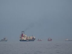 L’Iran schiera “skiff suicidi” esplosivi travestiti da pescherecci nello Stretto di Hormuz