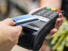 La RBA porrà fine ai sovrapprezzi sulle carte man mano che l’utilizzo del contante diminuisce