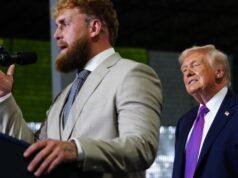 Trump sostiene Jake Paul, elogia la “bellissima” fidanzata del pugile in un discorso a sorpresa