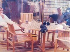 Appaiono foto di Jeffrey Epstein accanto all’ex ambasciatore e al principe caduto in disgrazia