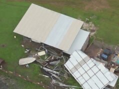 Pulizia in corso dopo che Narelle ha colpito l’estremo nord del Queensland